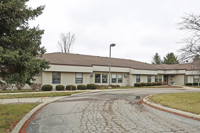 Westmoor Apartments in Lapeer, MI - Building Photo - Building Photo