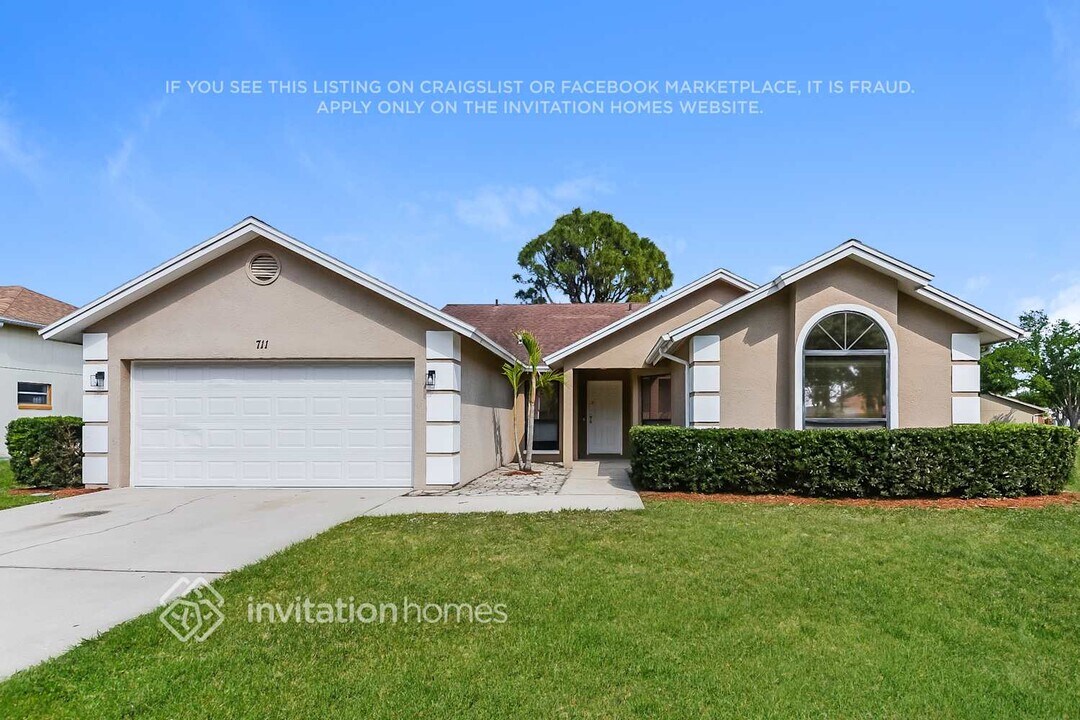 711 47th St E in Bradenton, FL - Building Photo