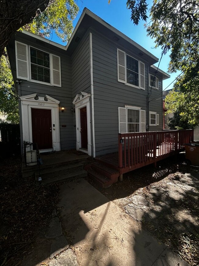 property at 1605 Pearl St