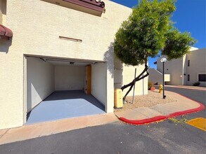 2020 W Union Hills Dr, Unit 254 in Phoenix, AZ - Building Photo - Building Photo