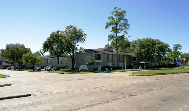 Laguna Woods Townhomes in Houston, TX - Foto de edificio - Building Photo