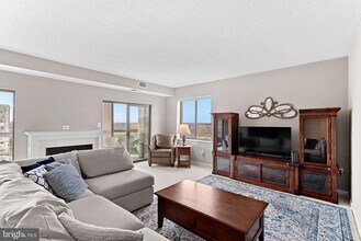 19375 Cypress Ridge Terrace in Leesburg, VA - Building Photo - Building Photo