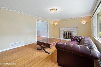 773 Nutswamp Rd in Red Bank, NJ - Building Photo - Building Photo