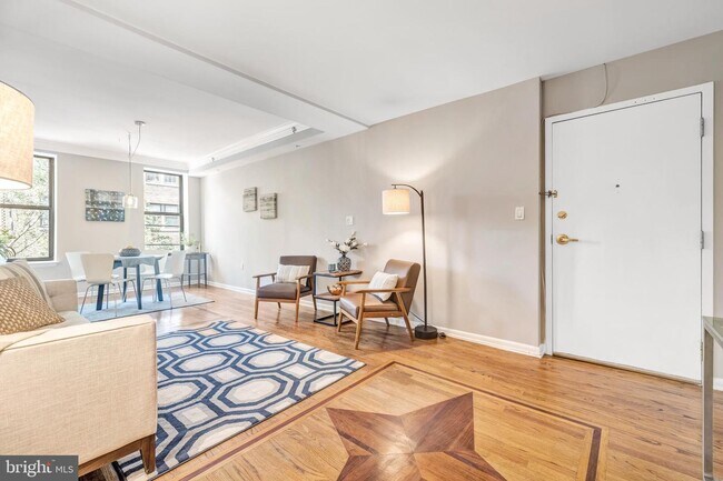 2633 Adams Mill Rd NW-Unit -201 in Washington, DC - Foto de edificio - Building Photo