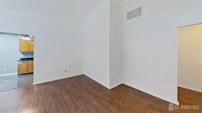 5 Sudbury Ct in East Brunswick, NJ - Building Photo - Building Photo