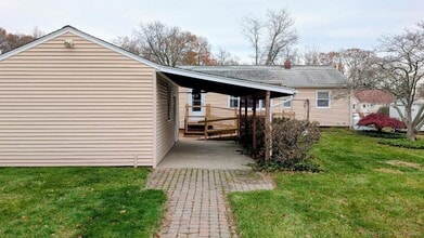 64 Chatham Ave in Milford, CT - Building Photo - Building Photo