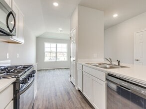 925 Buffalo in Mustang, OK - Building Photo - Building Photo