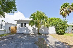 1625 Fletcher St in Hollywood, FL - Building Photo