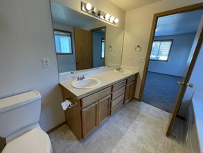 6606 S Lucas St in Cheney, WA - Building Photo - Building Photo