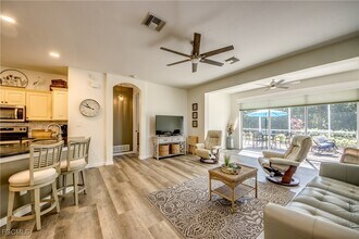 10519 Diamante Way in Ft. Myers, FL - Building Photo - Building Photo