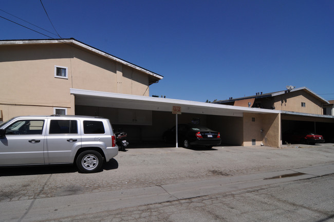 1802 Donna Lane in San Jose, CA - Foto de edificio - Building Photo