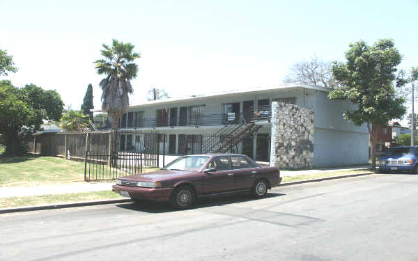 100 E 69th Way in Long Beach, CA - Building Photo - Building Photo