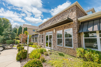 Summit at Cullowhee in Cullowhee, NC - Foto de edificio - Building Photo