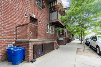 53 Taaffe Pl in Brooklyn, NY - Building Photo - Building Photo