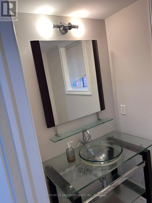 43 Summerdale Crescent in Brampton, ON - Building Photo - Building Photo