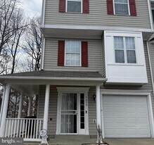 1636 Deep Gorge Ct in Oxon Hill, MD - Building Photo