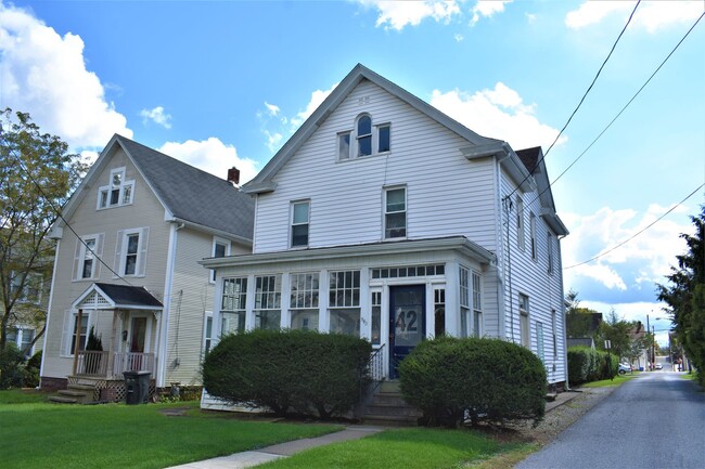 property at 542 Oak St
