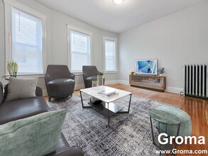 108 Callender St, Unit 2 in Boston, MA - Foto de edificio - Building Photo