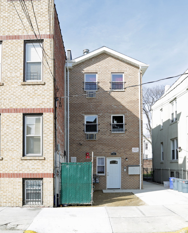 845 E 218th in Bronx, NY - Building Photo - Building Photo