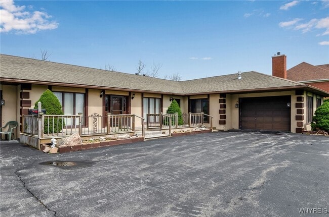 9400 Wehrle Dr in Clarence, NY - Building Photo - Building Photo