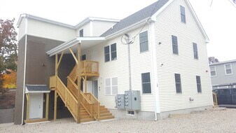 10 E Main St, Unit 3 in Ayer, MA - Building Photo