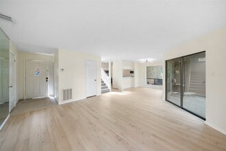 20271 Sunny Shores Dr in Humble, TX - Building Photo - Building Photo