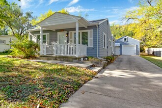 1955 Lincoln Dr in Manhattan, KS - Building Photo - Building Photo