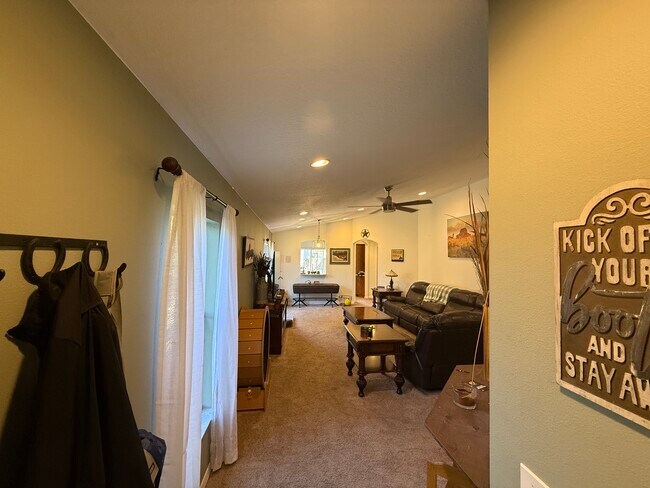 12245 Deertrack Loop in Spring Hill, FL - Building Photo - Building Photo