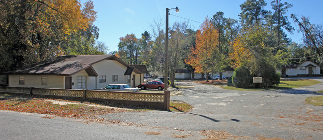 Malibu Apartments in Orangeburg, SC - Building Photo - Building Photo