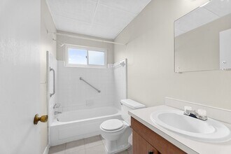 426 Oak St in Wyandotte, MI - Building Photo - Building Photo