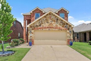 8805 Deadwood Ln in Aubrey, TX - Building Photo