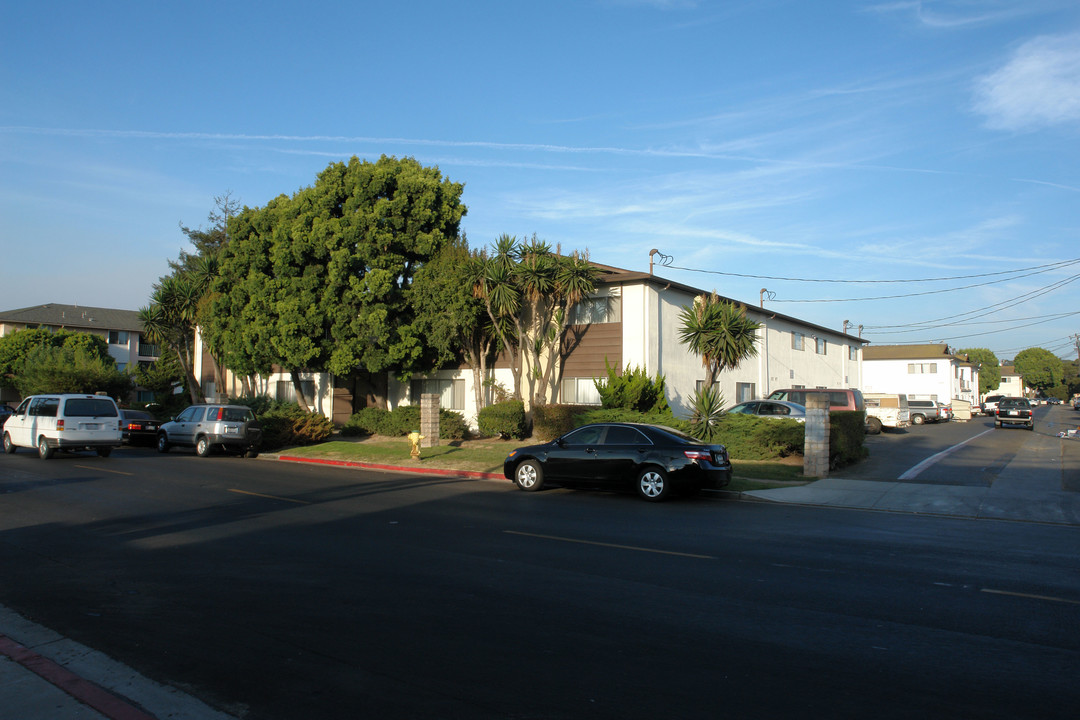 776 Camino Del Sur in Goleta, CA - Foto de edificio