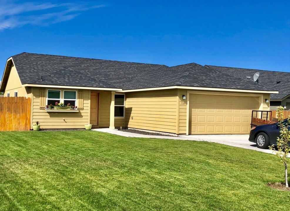 528 S Bayside St in Moses Lake, WA - Building Photo