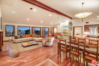 6640 Whitley Terrace in Los Angeles, CA - Building Photo - Building Photo