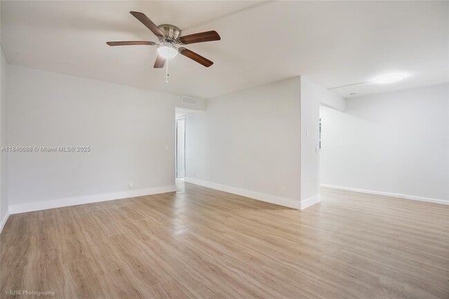 200 SW 132nd Way in Pembroke Pines, FL - Building Photo - Building Photo