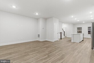 5221 Manor Park Dr in Upper Marlboro, MD - Building Photo - Building Photo