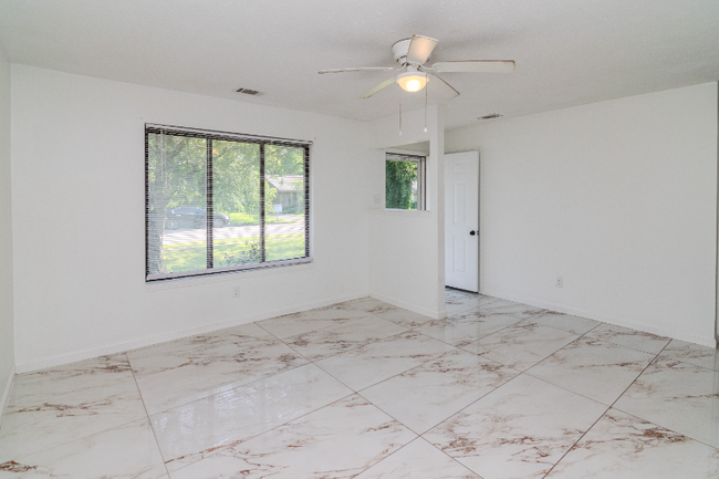 1558 Samara Glen Way in Lexington, KY - Building Photo - Building Photo