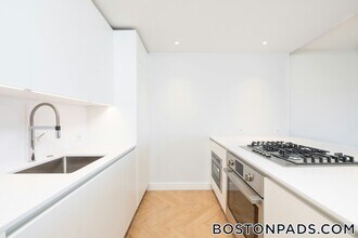 12 Commonwealth Ave, Unit 405 in Boston, MA - Building Photo - Building Photo