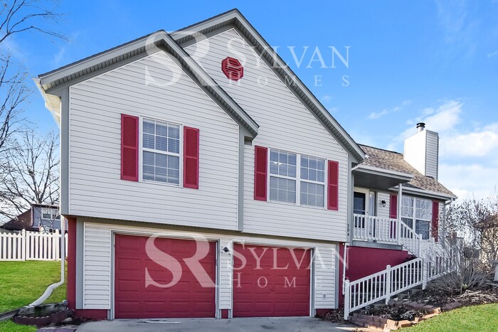 204 N Highland Dr in Raymore, MO - Building Photo