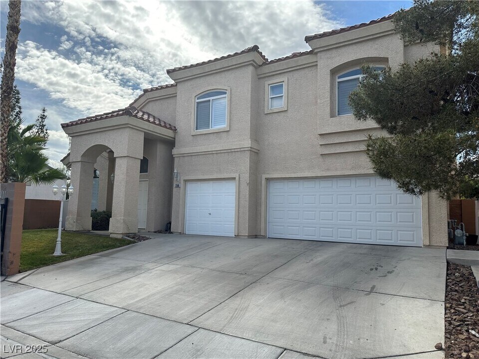 2598 Mizzoni Cir in Henderson, NV - Building Photo