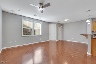 11476 Belmont Lake Dr in Las Vegas, NV - Building Photo - Building Photo