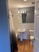 1215 W Grand Ave in Chicago, IL - Building Photo - Building Photo