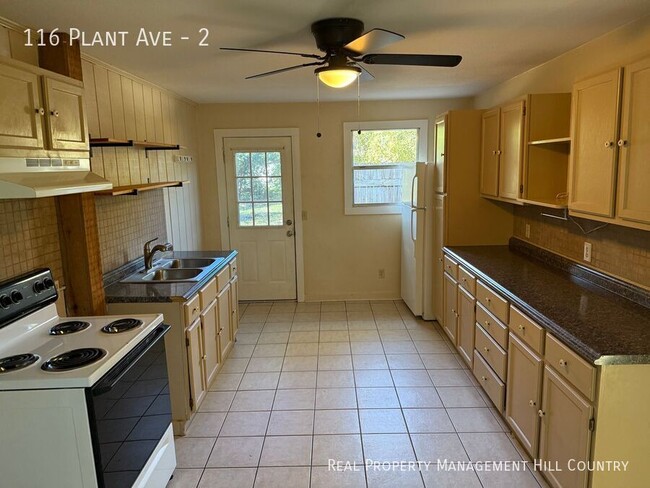 116 N Plant Ave in Boerne, TX - Building Photo - Building Photo