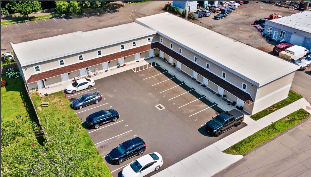 Manila Avenue Apartments in Hamden, CT - Building Photo