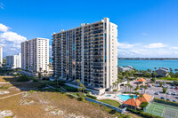 Lighthouse Towers in Clearwater, FL - Foto de edificio - Building Photo