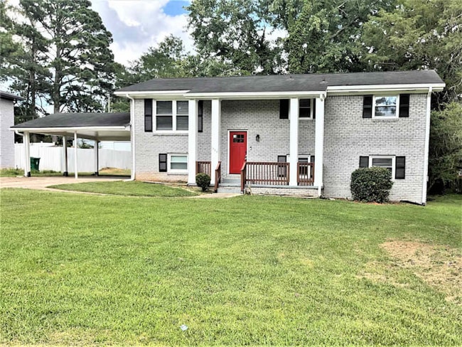 property at 1588 Hampshire Pl