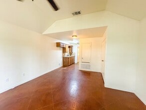 810 E Avenue C in Temple, TX - Building Photo - Building Photo