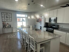 3656 S Kite St in Syracuse, UT - Foto de edificio - Building Photo