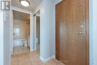 11 Lee Centre Dr in Toronto, ON - Building Photo - Building Photo