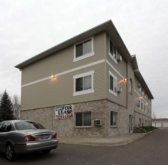 Beverly Apartments in Sauk Rapids, MN - Foto de edificio - Building Photo